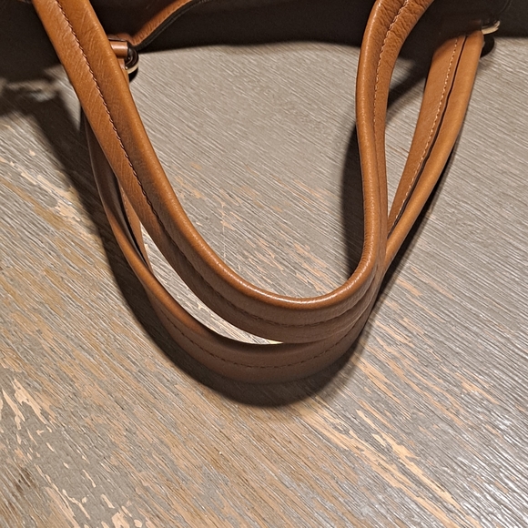 MICHAEL KORS LODLOW SATCHE TOTE Bag - Picture 6 of 16